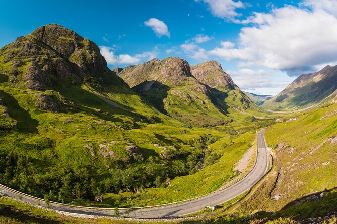 1-day Small Group Loch Ness Discovery Tour from Glasgow - Luss and the first look at Loch Lomond