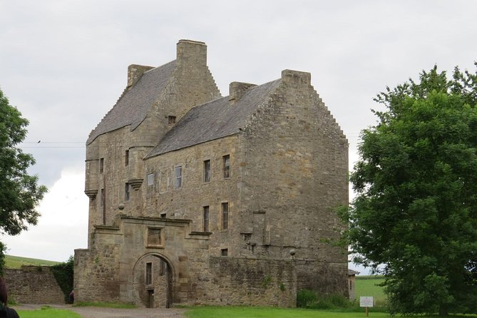 4-Day Outlander Trail Tour from Edinburgh Including Admissions - Who will enjoy this four-day route