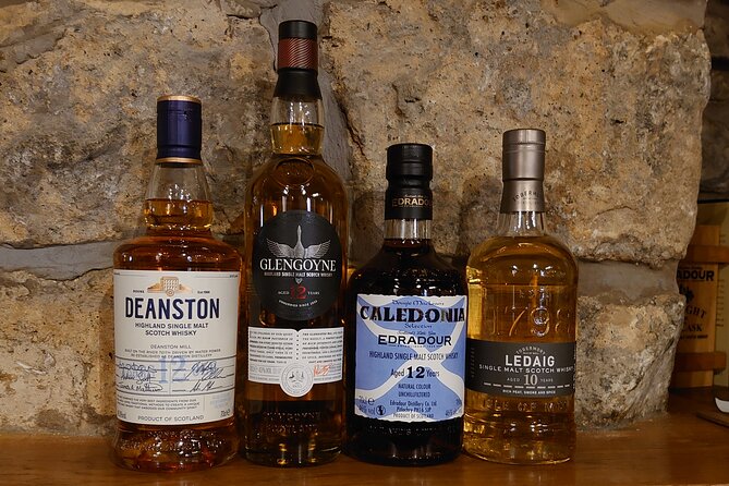 Afternoon Whisky Tasting in a Traditional Edinburgh Bar - Four single malts in the Jolly Judge