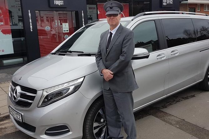 Airport Transfer - Meeting your driver at Glasgow International Airport