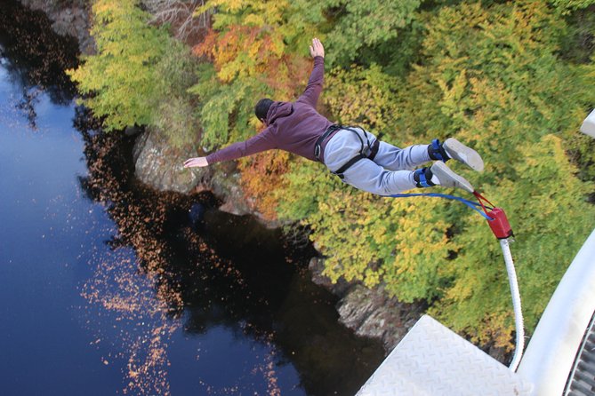 Bungee jump from 40 meters in the stunning valley of Killiecrankie, Scotland - What happens at Garry Bridge