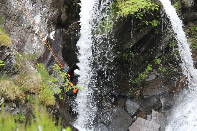 CANYONING in Laggan Canyon | Roybridge, Scotland - Getting fitted for the river