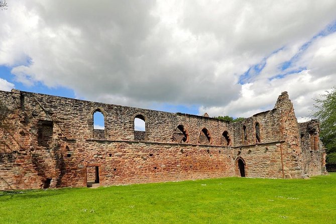 Cawdor Castle, Inverness, Culloden, Outlander and Loch Ness Tour - Loch Ness is scenic, but Nessie is not the attraction you can schedule