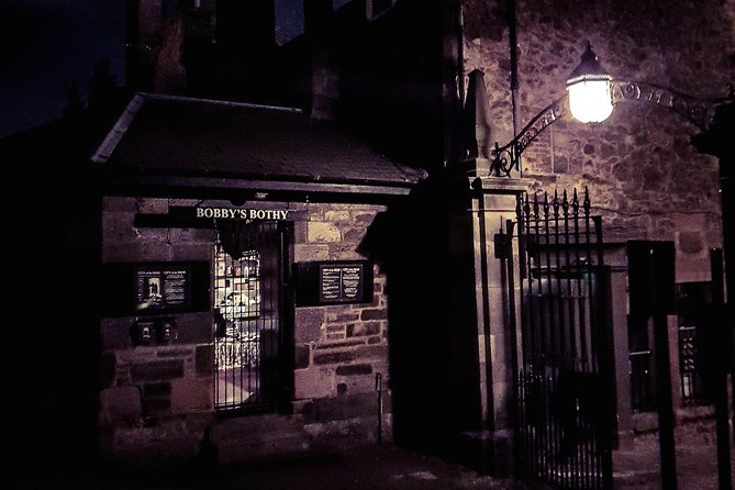 City of the Dead: The Double Dead Tour - Walking toward Greyfriars Kirkyard