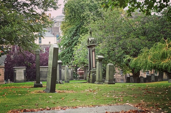 Dark History and Ghost Tour of Edinburgh - Advocates Close and a famous haunting
