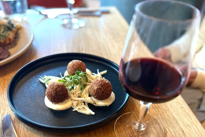 Dinner and Private Tour with your Personal Scottish Sommelier - Choosing between city views and neighbourhood bars