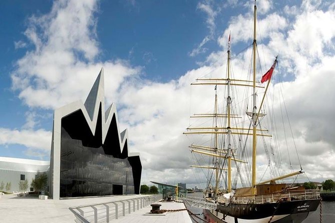 Discover Glasgow. Full day private tour in people carrier. - The university and Botanic Gardens slow the pace