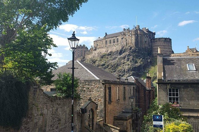 Edinburgh Castle Guided Walking Tour in English - Who will enjoy this castle tour most?