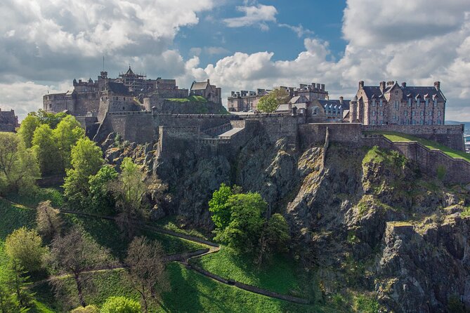 Edinburgh Castle: Guided Walking Tour with Entry Ticket - Entering Edinburgh Castle after the short uphill walk