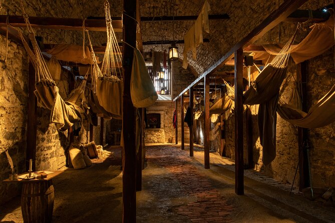 Edinburgh Castle: Guided Walking Tour with Entry Ticket - Who should book this castle tour
