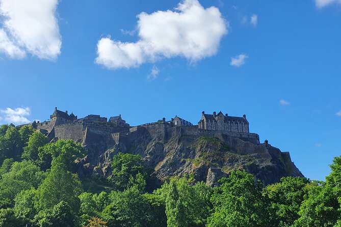 Edinburgh Castle Highlights Tour with Tickets, Map, and Guide - Why the Royal Mile meeting point matters