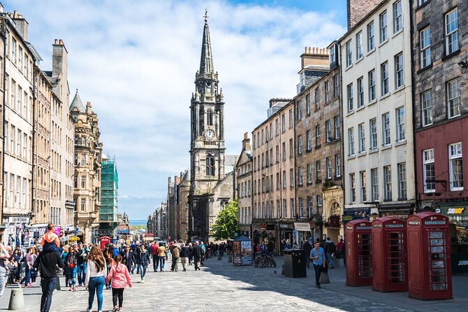 Edinburgh Castle & Old Town Small Group Guided Tour - Greyfriars Kirkyard, Harry Potter, and a famous dog