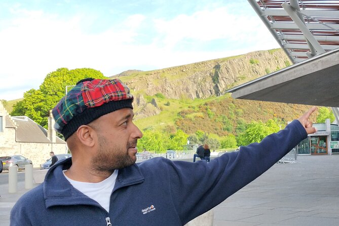 Edinburgh City Walking Tour, Discover Old Town, Royal Mile with a Local Expert! - Reading Edinburgh Through Its Street Levels