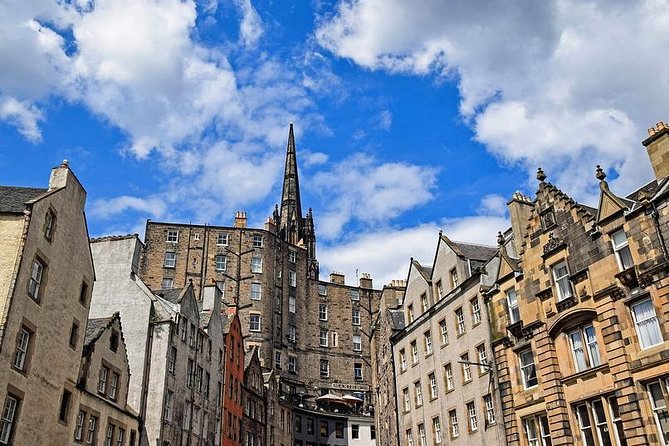 Edinburgh Custom Private Tour with a Local, see the city unscripted - Edinburgh Castle and Calton Hill
