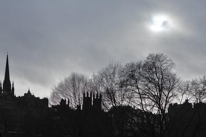 Edinburgh - Dark History - Canongate Kirk brings the walk to its graveyard finale