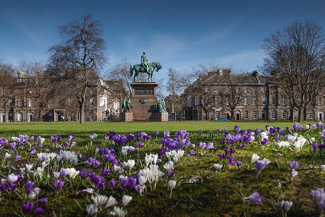 Edinburgh: Dean Village & New Town Walking Tour - Melville Monument and the city’s colonial connections