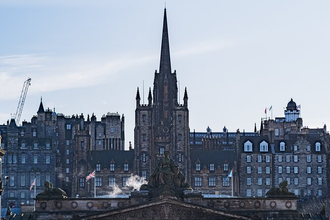 Edinburgh Ghost Tour: Mysteries, Legends and Murders - The guides are the main reason to go
