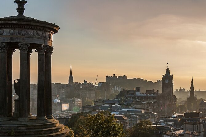 Edinburgh Ghost Tour: Mysteries, Legends and Murders - Canongate Kirkyard and the final stretch