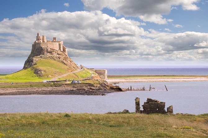 Edinburgh: Holy Island, Alnwick Castle & Kingdom of Northumbria - Lindisfarne, where tides control the visit