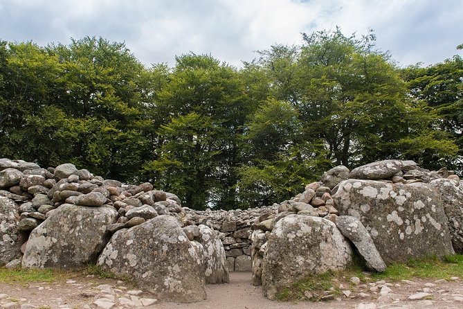 Edinburgh: Loch Ness, Inverness & The Highlands - 2 Day Tour - Culloden Battlefield and Clava Cairns