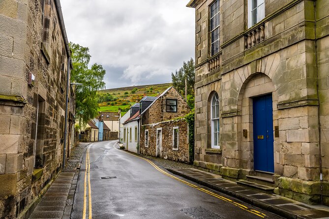Edinburgh: Mary Queen of Scots Privately Guided Luxury Day Tour - Loch Leven and the Scottish countryside on the return