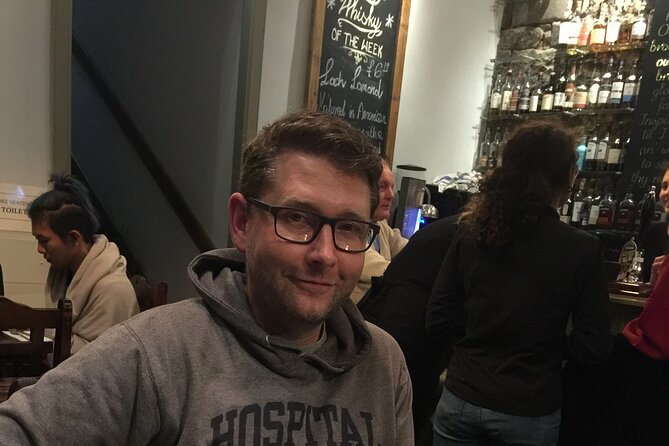 Edinburgh Night Tour with a Local Guide: Private & 100% Personalized - George Street for cocktails and wine