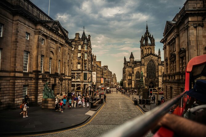 Edinburgh: Old Town's Highlights Walking Tour - Booking and cancellation details