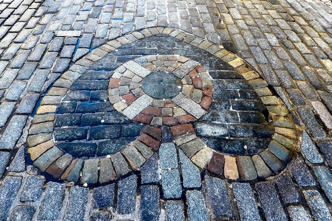 Edinburgh - Old Town Stories - The Royal Mile and Edinburgh’s literary side