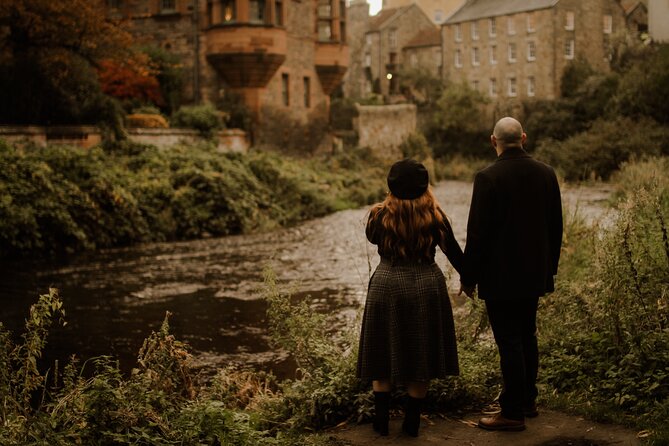 Edinburgh Photo Shoot - capture your memories ! - Victoria Street provides the colorful finish