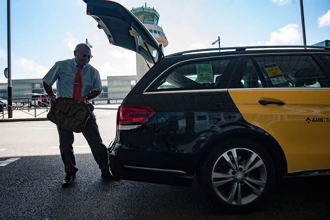 Edinburgh Private Transfer from Edinburgh Airport to City centre - What happens after you land