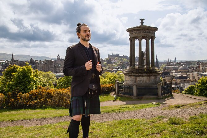 Edinburgh Private Walking Tour in Spanish - Starting on the Royal Mile