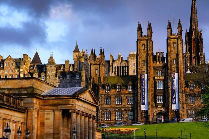 Edinburgh Private Walking Tour - Walking the Royal Mile beyond the postcard view