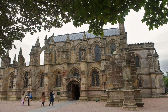 Edinburgh: Rosslyn Chapel, the Borders & Glenkinchie Distillery - What the $66.67 price really buys you