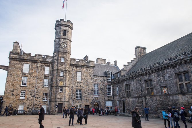 Edinburgh Skip-the-Ticket-Line Castle Walking Tour - Why skip-the-line entry matters at Edinburgh Castle