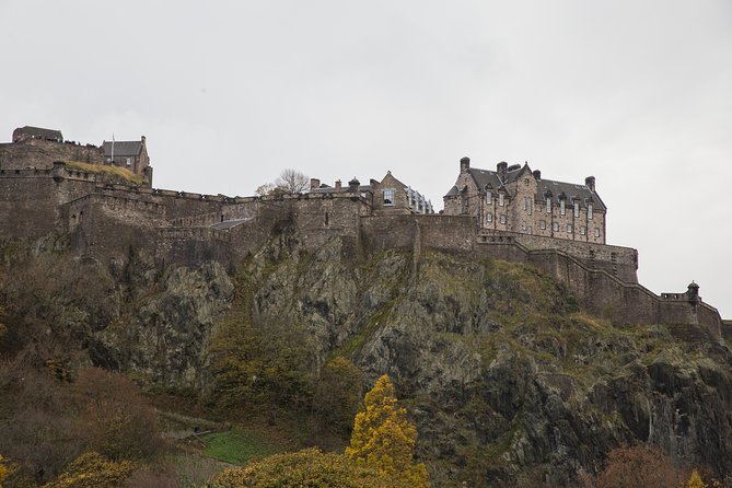 Edinburgh Skip-the-Ticket-Line Castle Walking Tour - St. Margaret’s Chapel and the small details