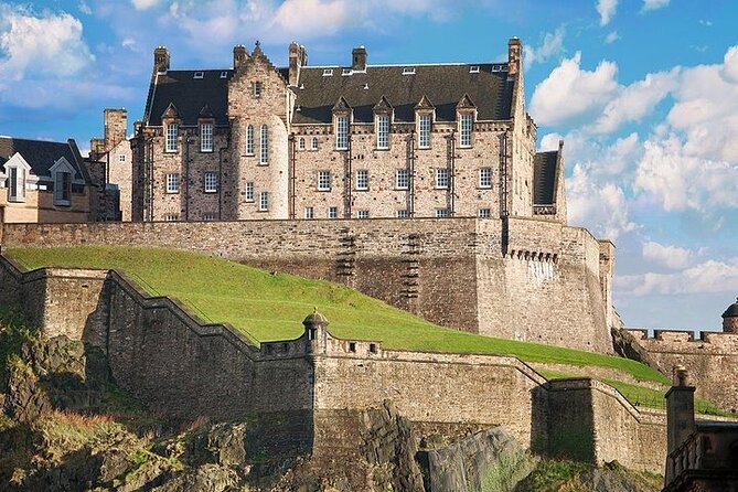 Edinburgh Skip-the-Ticket-Line Castle Walking Tour - Hills, weather, bags, and accessibility