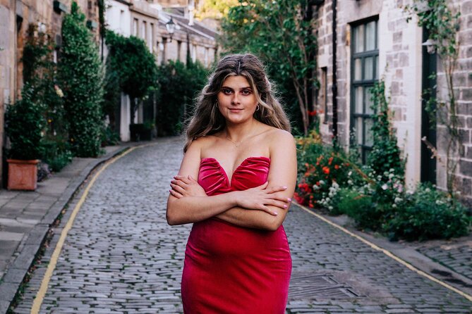 Elegant Professional Private Photoshoot Tour in Edinburgh - Circus Lane gives you Edinburgh at its most polished