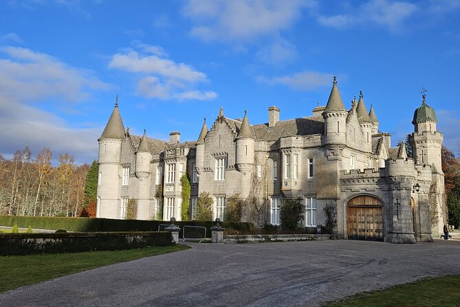Executive Travel & Guided Tours through the Highlands of Scotland - Loch Ness with a choice of shoreline stops