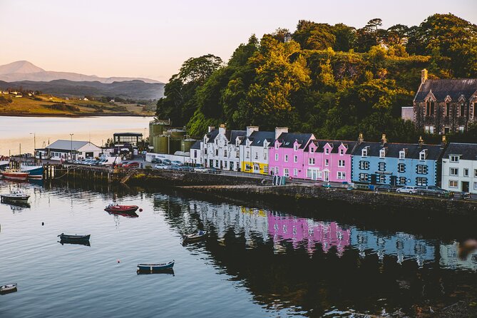 From Edinburgh: 6-Day Isle of Skye & Hebridean Hopper Tour w/Room - Day 1: The Kelpies, Glencoe, and Loch Ness