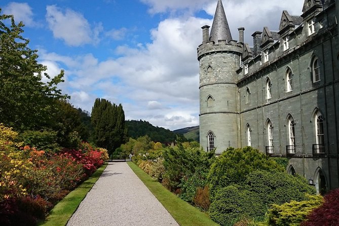 Glasgow: Oban, Glencoe & West Highland Castles - Kilchurn Castle from the road