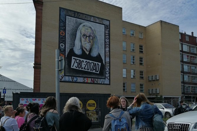 Glasgow Street Art Daily Walking Tour: 2pm - Smug’s Scottish wildlife mural
