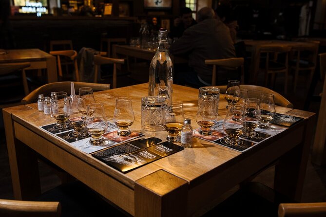 Guided Tour in Aberfeldy Distillery with Connoisseur Experience - Seeing the whisky-making process with a small group