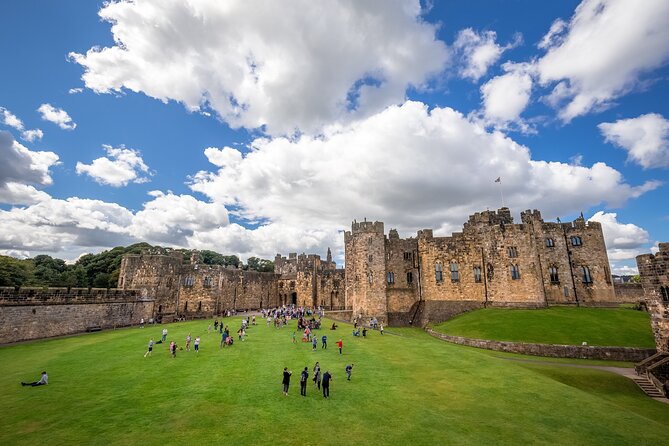 Harry Potter's Alnwick Castle and Scottish Borders Day Trip - Should you book it?
