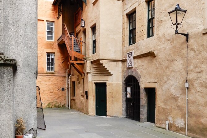 Highlights from Edinburgh’s Old Town: A Self-Guided Audio Tour - Seeing the National Museum of Scotland from the outside