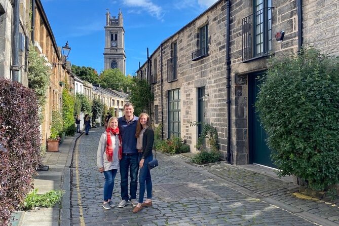 Historic Edinburgh and Rosslyn Chapel Full-Day Private Tour in a Premium Minivan - The Old Town: closes, stories, and steep streets