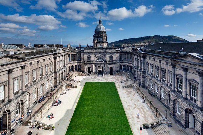 JK Rowling’s Edinburgh & the Writing of Harry Potter 4½hrs - Starting at Wellington’s Monument