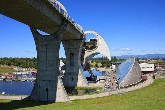 Kelpies and Falkirk Wheel Private Tour for 1 - 4 people from Greater Glasgow - Two Scottish engineering marvels in one easy day