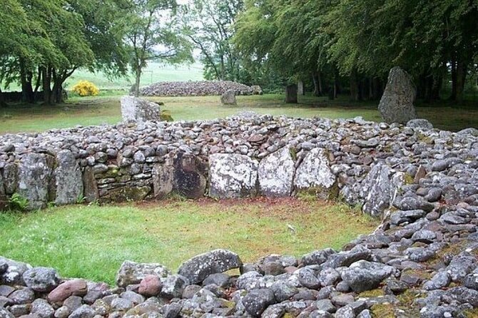 Loch Ness , Outlander , Inverness Castle , Clava and Culloden - Clava Cairns and the world of Outlander