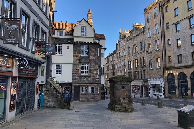 Old Edinburgh Private Walking Tour - What lies beneath the city chambers