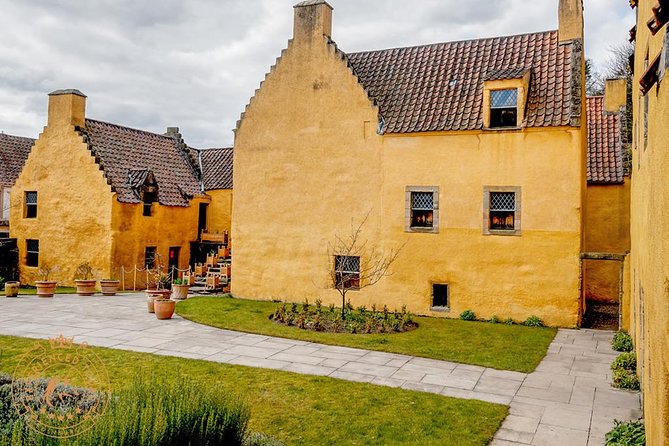 Outlander locations experience, Private Tour in a premium Minivan - Midhope Castle and the real Lallybroch